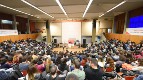 Discurso de D. Koutsoumpas en la Facultad de Filosofía de la Universidad de Atenas